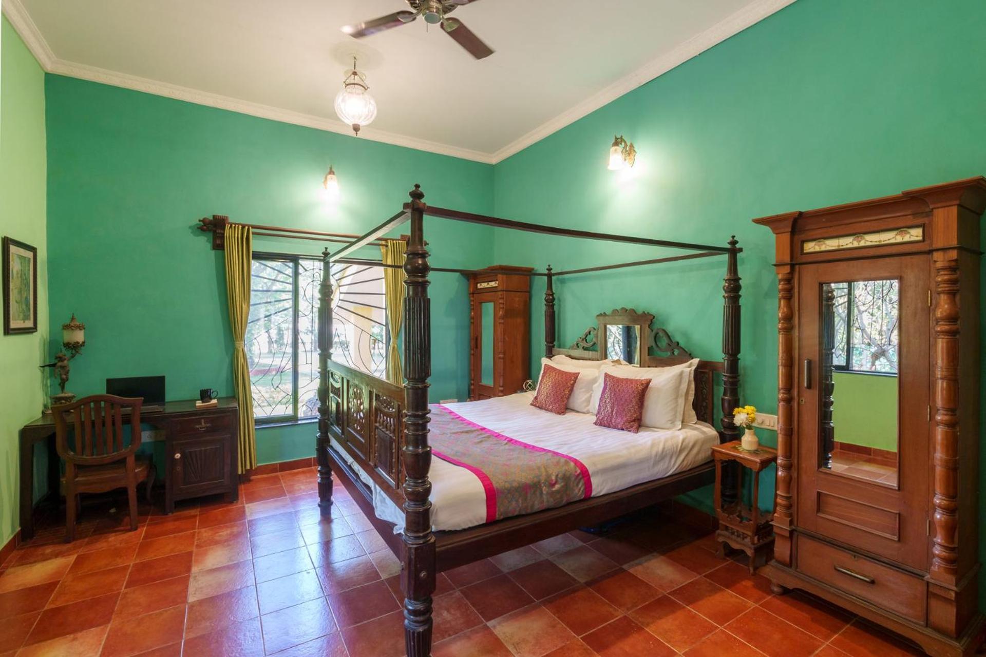Vintage Estate - Lakeside Allure With Vintage Decor,A Plunge Pool & A Lawn Featuring A Charming Gazebo Karjat Buitenkant foto