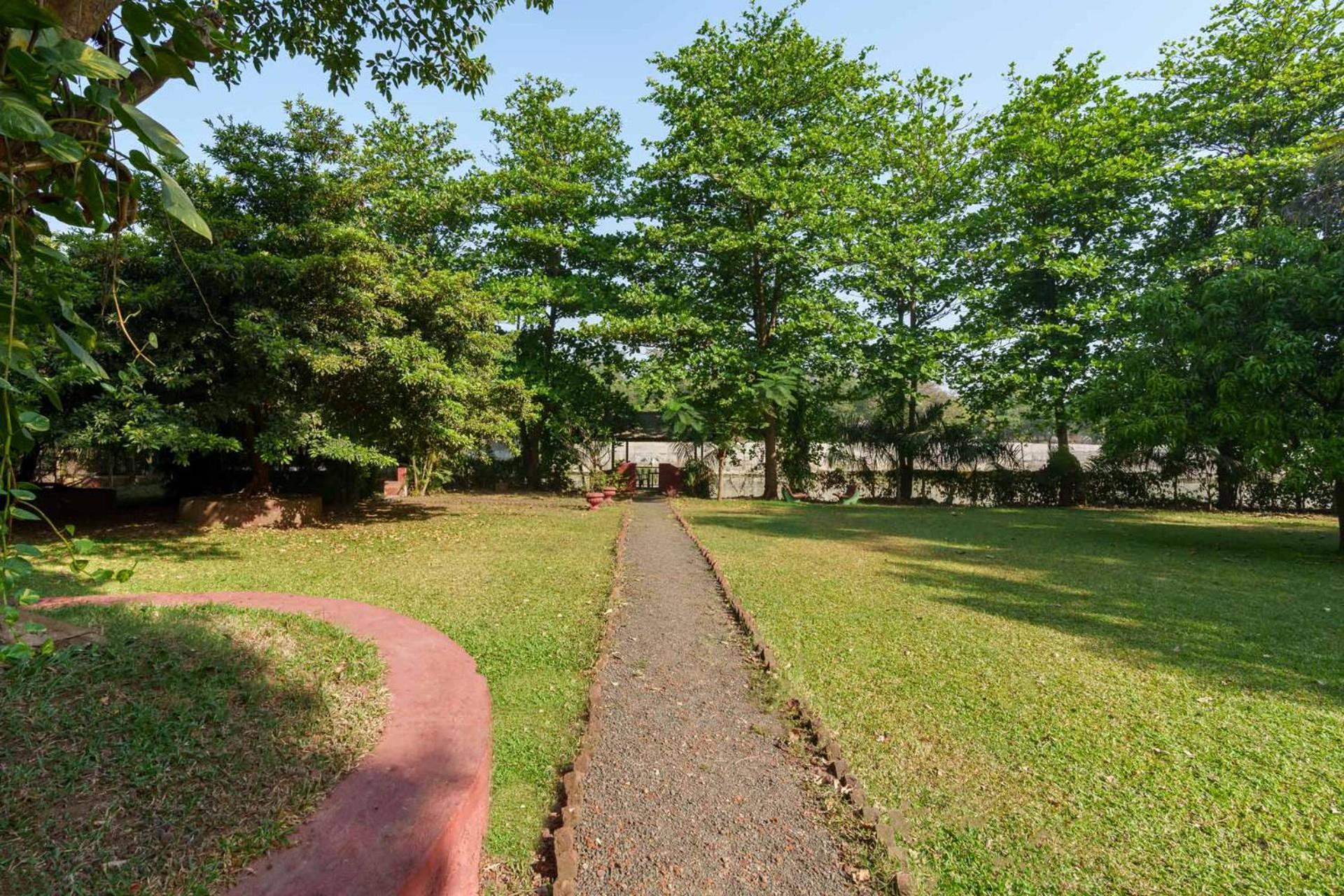 Vintage Estate - Lakeside Allure With Vintage Decor,A Plunge Pool & A Lawn Featuring A Charming Gazebo Karjat Buitenkant foto